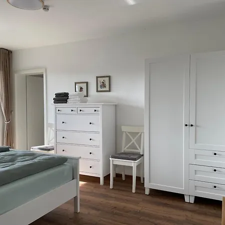 Gemuetliche Gaestewohnung, Zentral, Mit Blick In *