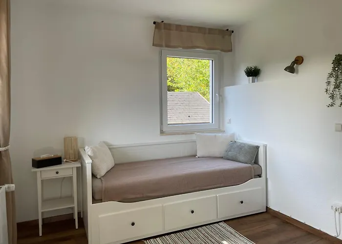 Gemuetliche Gaestewohnung, Zentral, Mit Blick In アパート *