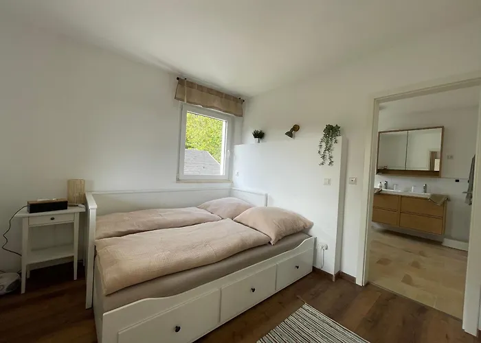 Gemuetliche Gaestewohnung, Zentral, Mit Blick In Ennepetal